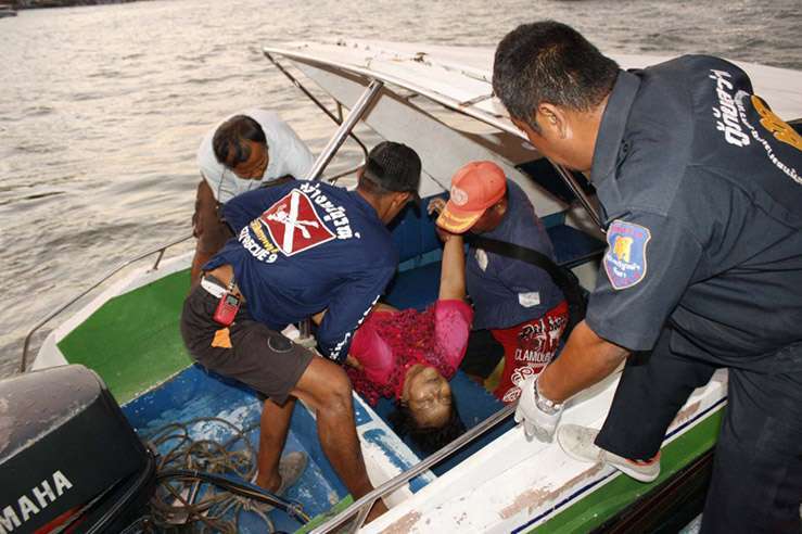 В Тайланде затонул паром с туристами