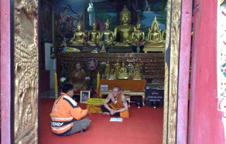 Дебош в тайском храме