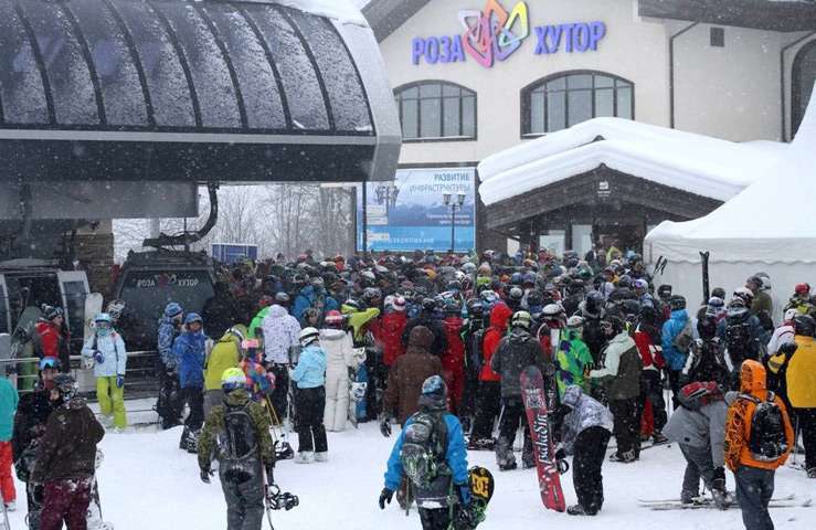 На курорте «Роза Хутор» объявили войну очередям