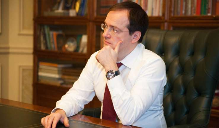 Мединский призвал отменить визы с развитыми странами 