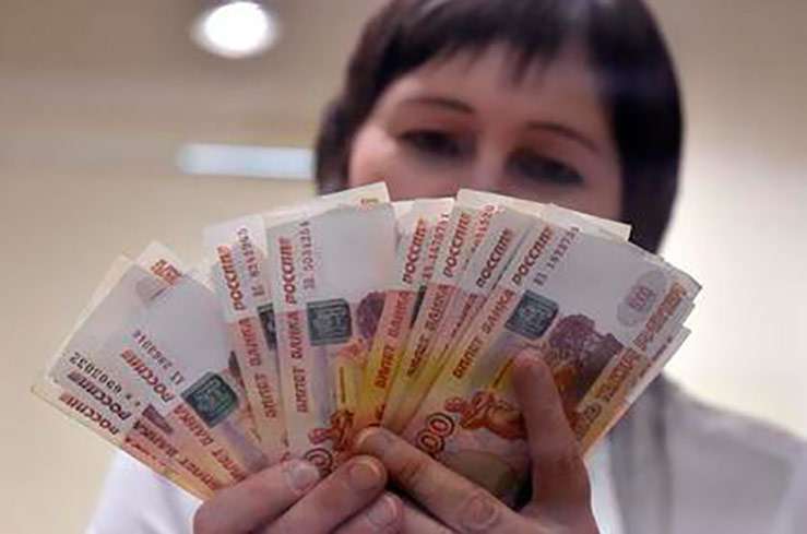 Пенсионерку из Красноярска обязали заплатить 400 тысяч рублей за пьяный дебош в самолёте