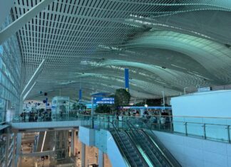 Президент Південної Кореї розпалює суперечку щодо пропозиції про контрабанду готівки в аеропортах