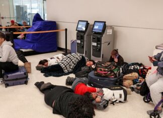 Операція у Венесуелі перервала подорожі в Карибському басейні, залишивши тисячі людей у безвиході