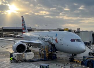Співробітники American Airlines отримують виплати мінімального прибутку на фоні відставання в продуктивності
