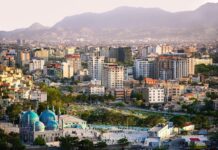 Афганистан: Первая Женщина-Экскурсовод Предлагает Виртуальные Путешествия в Условиях Правления Талибана