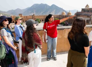 Індійські Жінки Переосмислюють Туризм: Руйнуючи Бар’єри, Створюючи Економіку