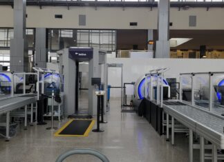 Маск Пропонує Фінансування TSA на Фоні Кризи через Закриття: Чи це законно?