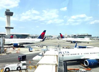 Перевага Брендінгу над Сутью в Авіаперевезеннях: Чому Delta Лідує, а American Відстає