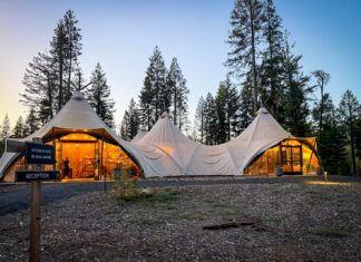 Обзор Under Canvas Yosemite: люксовый глемпинг вдали от Wi-Fi и городской суеты