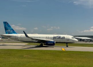 JetBlue захватывает слоты Spirit Airlines в Ла-Гуардии для запуска бюджетного терминала